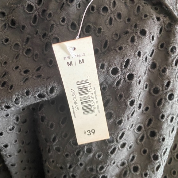 Eyelet short skirt - Picture 3 of 5